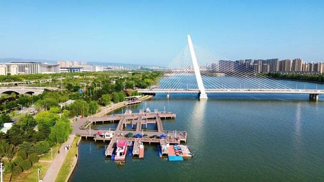 西安人的海，就在浐灞生态区“后海”，这里有古城风景柔情的一面