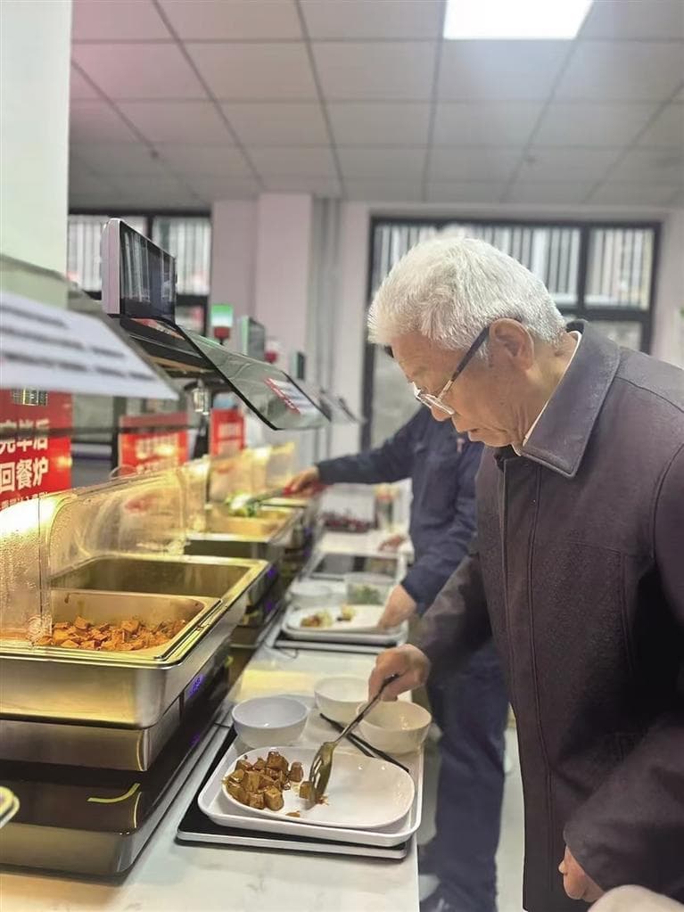 社区食堂：多种模式经营点亮幸福“食”光