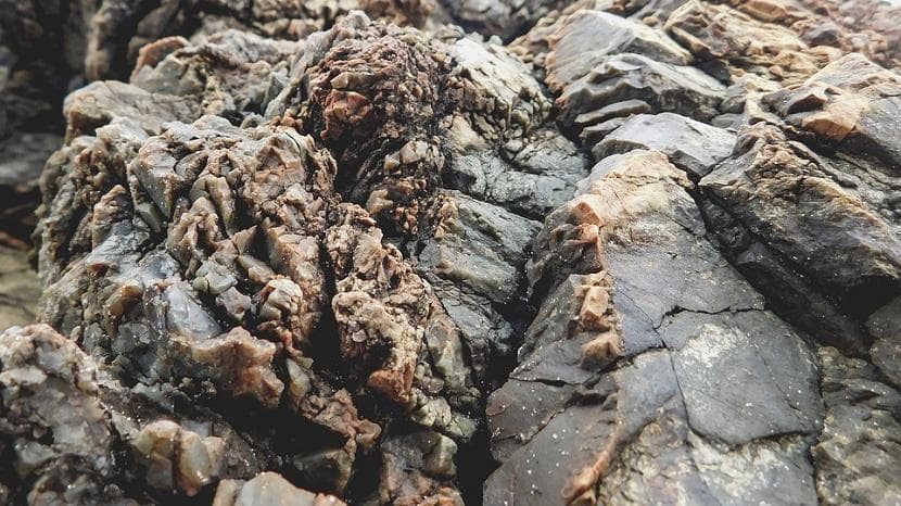 岩石和矿物的特征和分类：您需要了解的一切