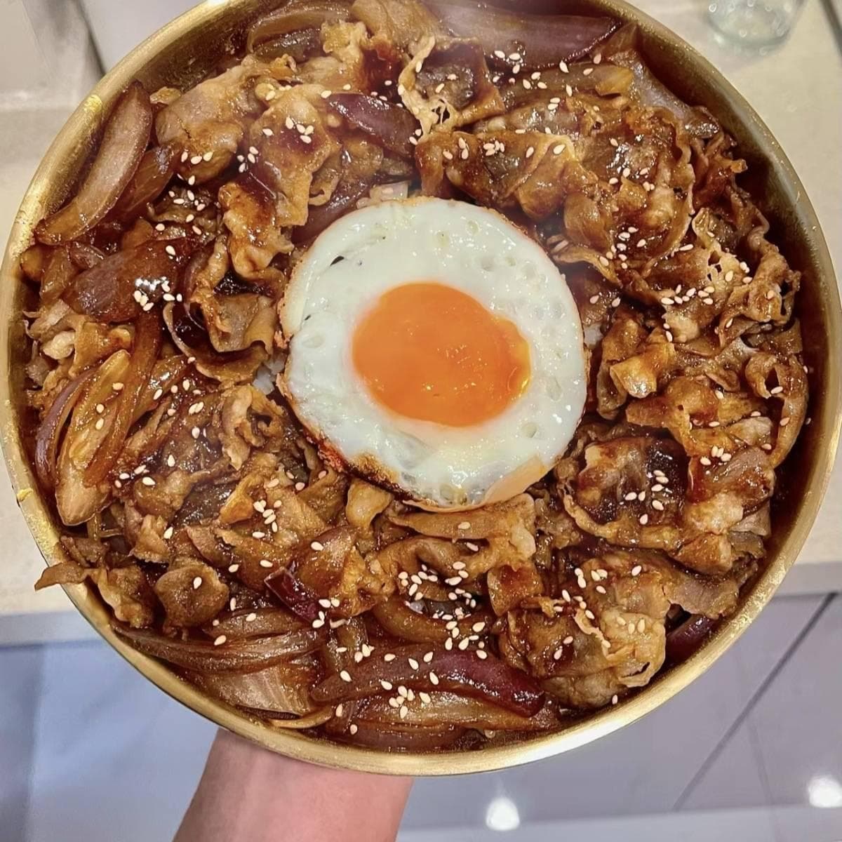 美味揭秘：照烧肥牛饭的烹饪指南