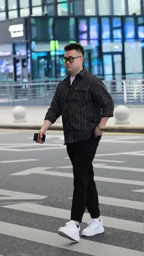 圆脸微胖男生穿衣搭配指南：轻松穿出时尚范！