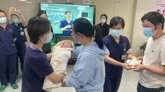全国最小！21周+4天超早产儿"肉肉"出院