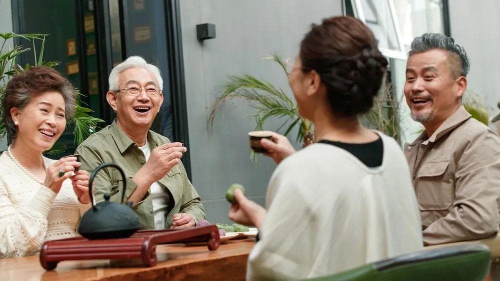 不结婚的年轻人，开始对独身父母反向催婚
