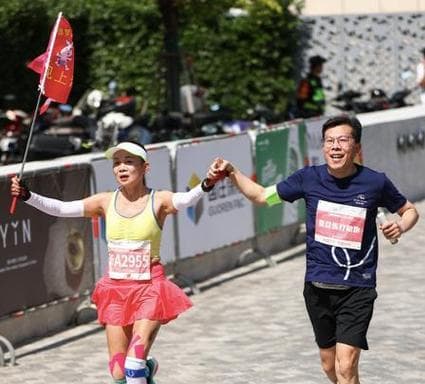 马拉松运动员必备拉伸技巧大全（15个高效的马拉松拉伸动作）