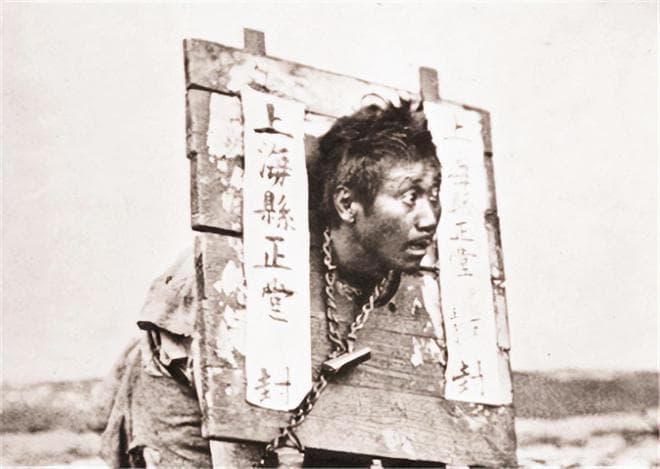 头被砍掉的瞬间，究竟是身体感觉头掉了，还是头感觉身体不见了？