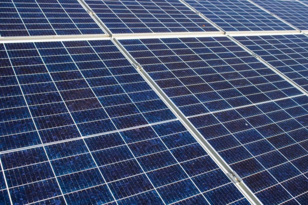 太阳能电池板可以产生多少电力？