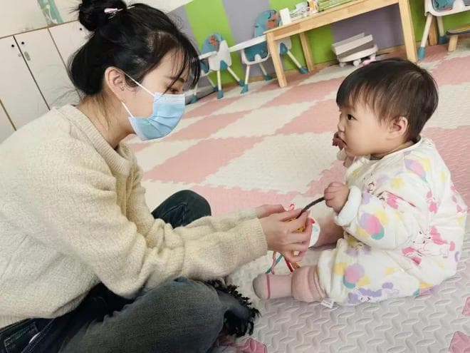 0-6月龄婴儿身心发展特点、保育要点及游戏活动设置建议