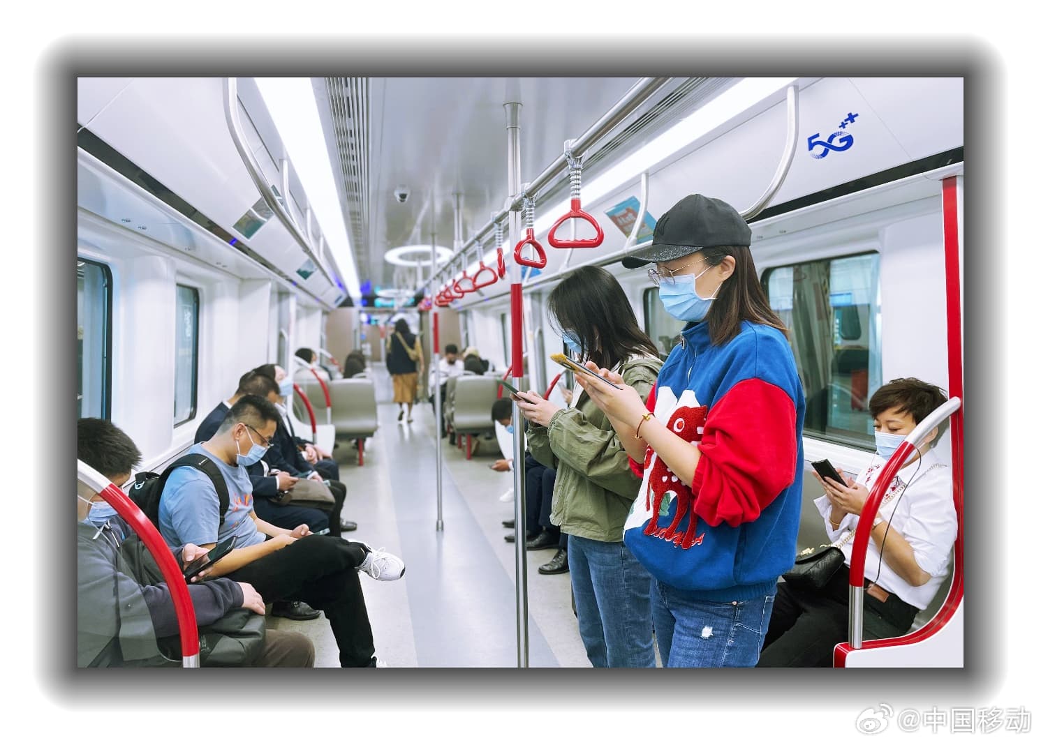 地铁车厢智能化升级，乘客出行体验质的飞跃