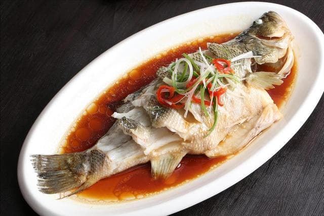 清蒸鲈鱼：年味里的鲜嫩秘籍，解锁美食新境界