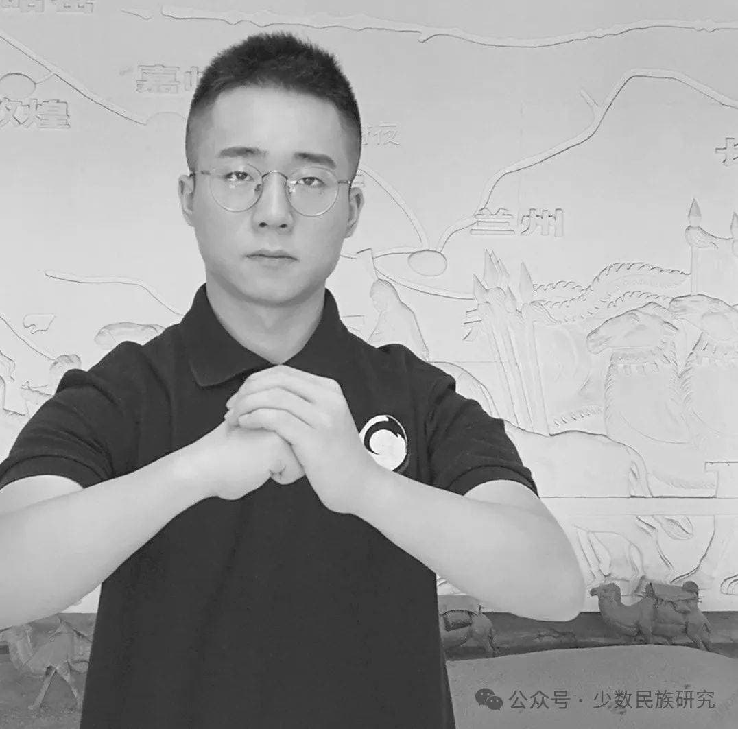 太极拳的两种礼仪：抱拳礼与拱手礼
