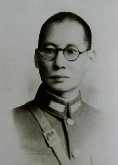 从云南王到阶下囚：龙云的传奇人生