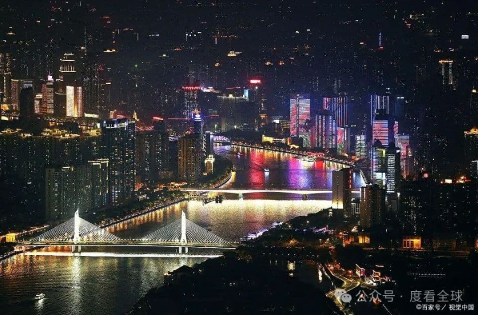 重庆必去三个景点，三大绝美景点曝光，让你瞬间沦陷入迷！