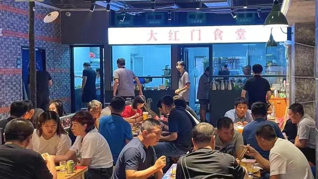 淄博小饼卷肉，只是山东烧烤宇宙的火炉子一角