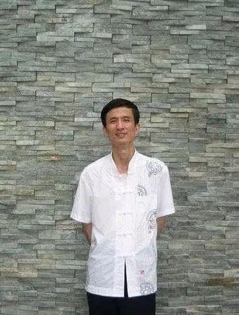 《小镇喧嚣》：一部深入中国乡村治理的田野调查著作