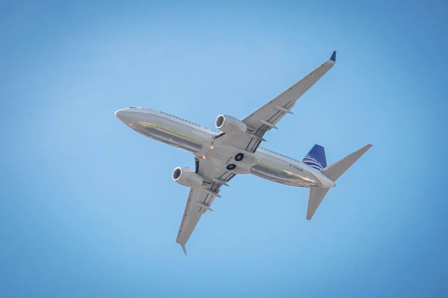 波音737MAX再曝隐患：从停飞到复飞，航空安全如何保障？
