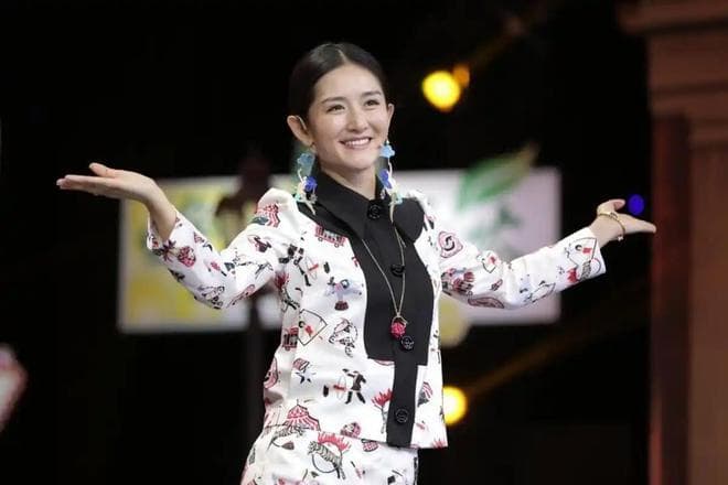 谢娜新综艺《太阳市集》即将开播，能否超越《奔跑吧》？
