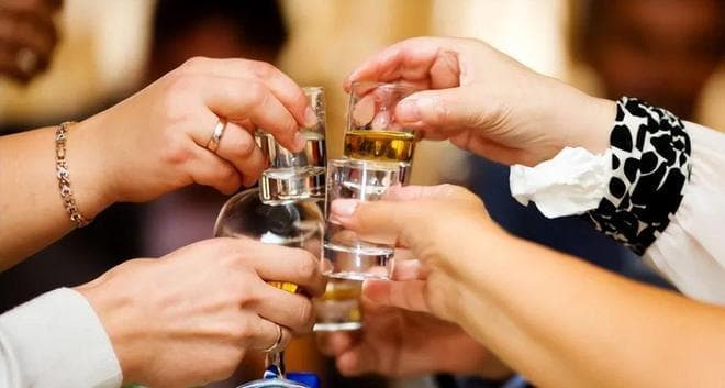 既不失礼又不伤身：酒桌拒酒的10个实用技巧