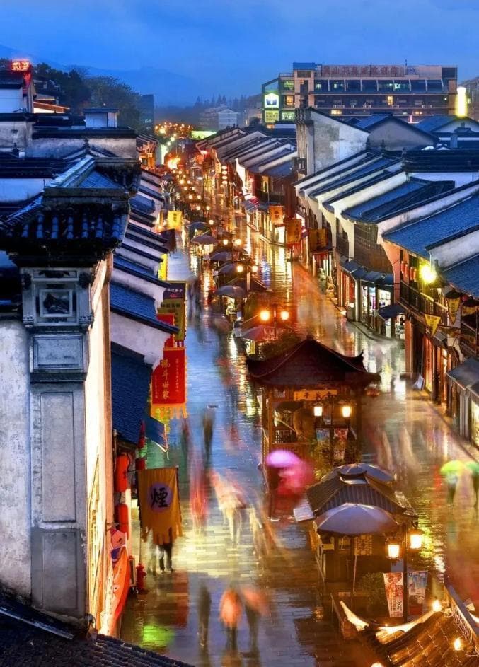 杭州清河坊：百年街巷里的市井记忆与文化传承