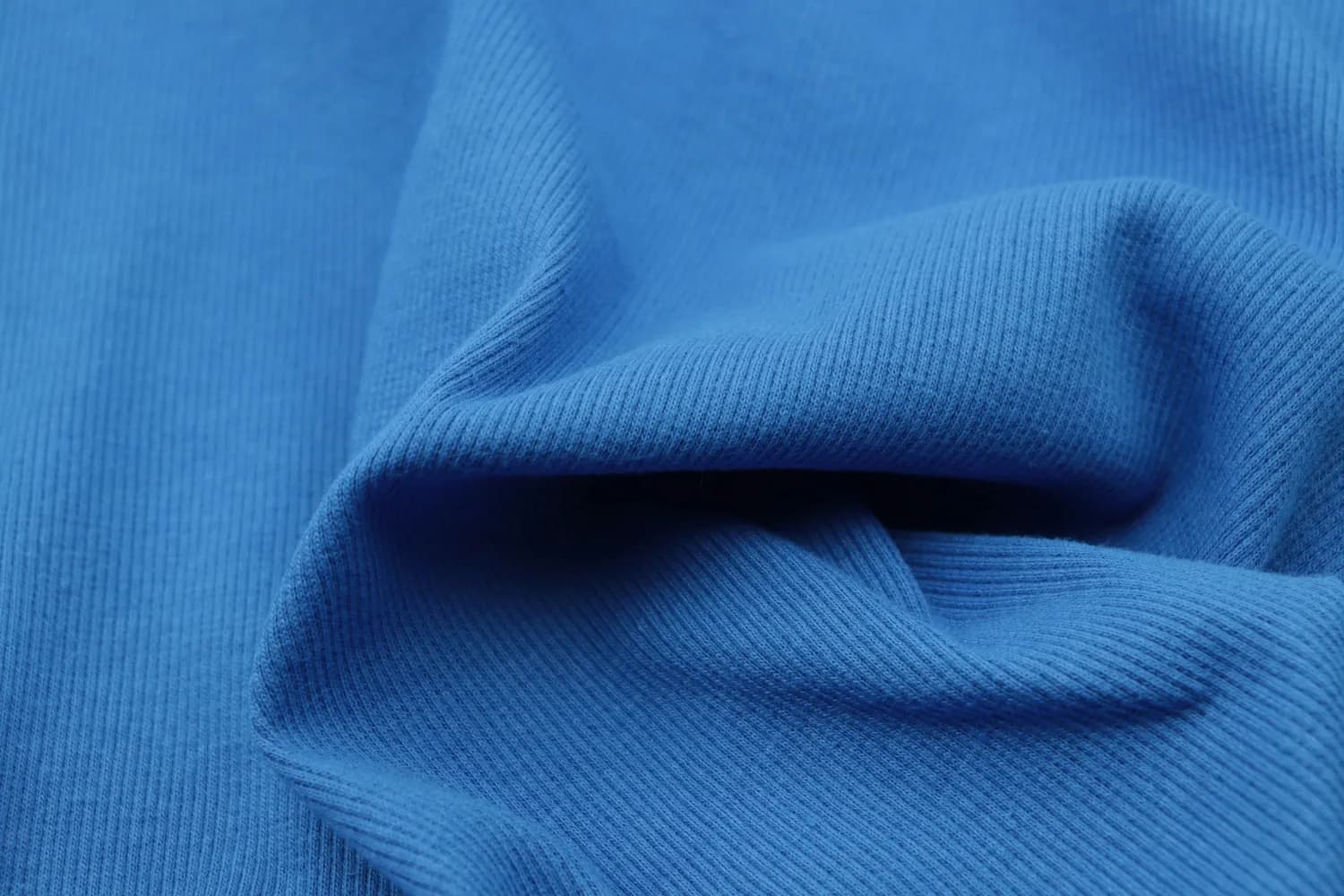 如何为孩子选购既舒适又安全的校服？