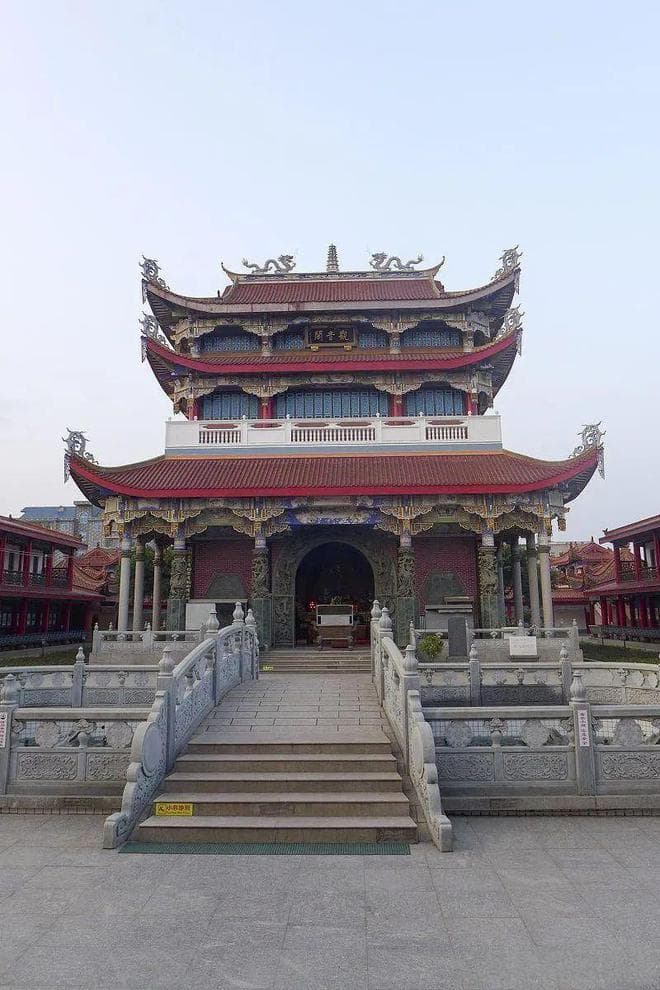 普陀寺在哪个地方？三地普陀寺大比拼，哪一个才是你的心灵归宿？