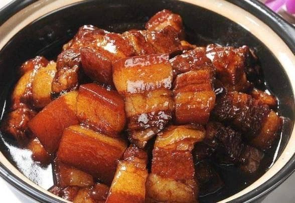做红烧肉到底是用“冰糖”还是“白糖”？原来一直以来都做错了！