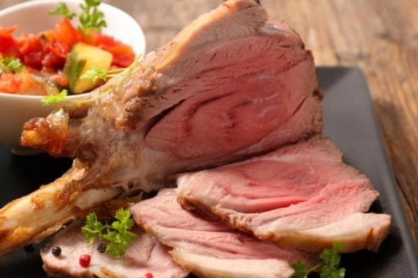 羊肉热量高吗，减肥期间能吃吗？羊肉跟牛肉哪个更减肥