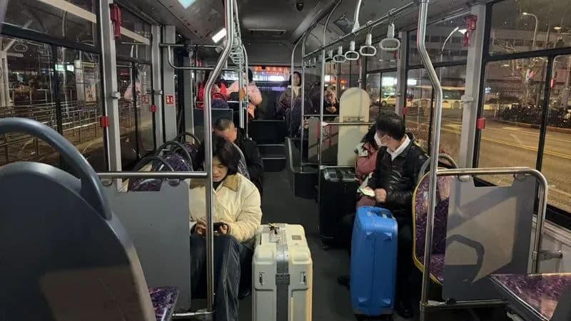 公交夜宵线，魔都夜归人