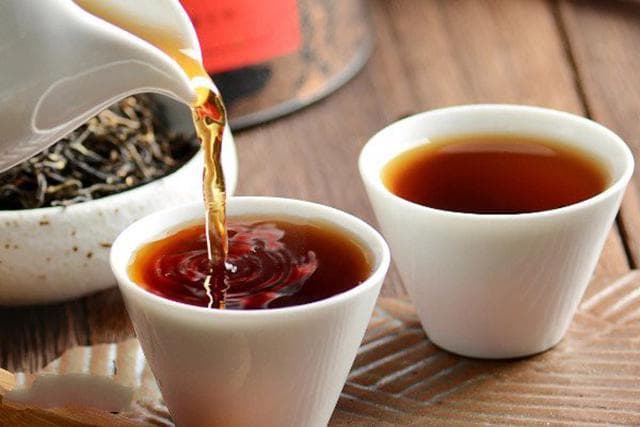 为什么夏天适合喝点红茶？养胃的好处不小