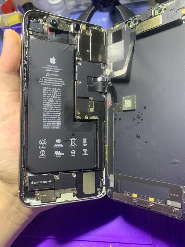 手机内置炸药传闻被辟谣，专家提醒关注数据安全