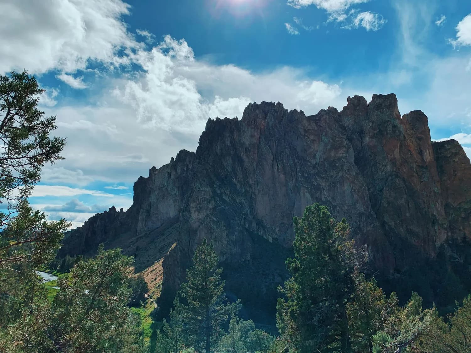 广东兴宁神光山：360米海拔孕育瀑布溪潭，千年古刹诉说文化传奇