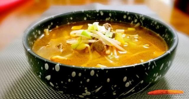 鲜美清爽！豆芽牛肉汤的做法：简单易做的家庭美食