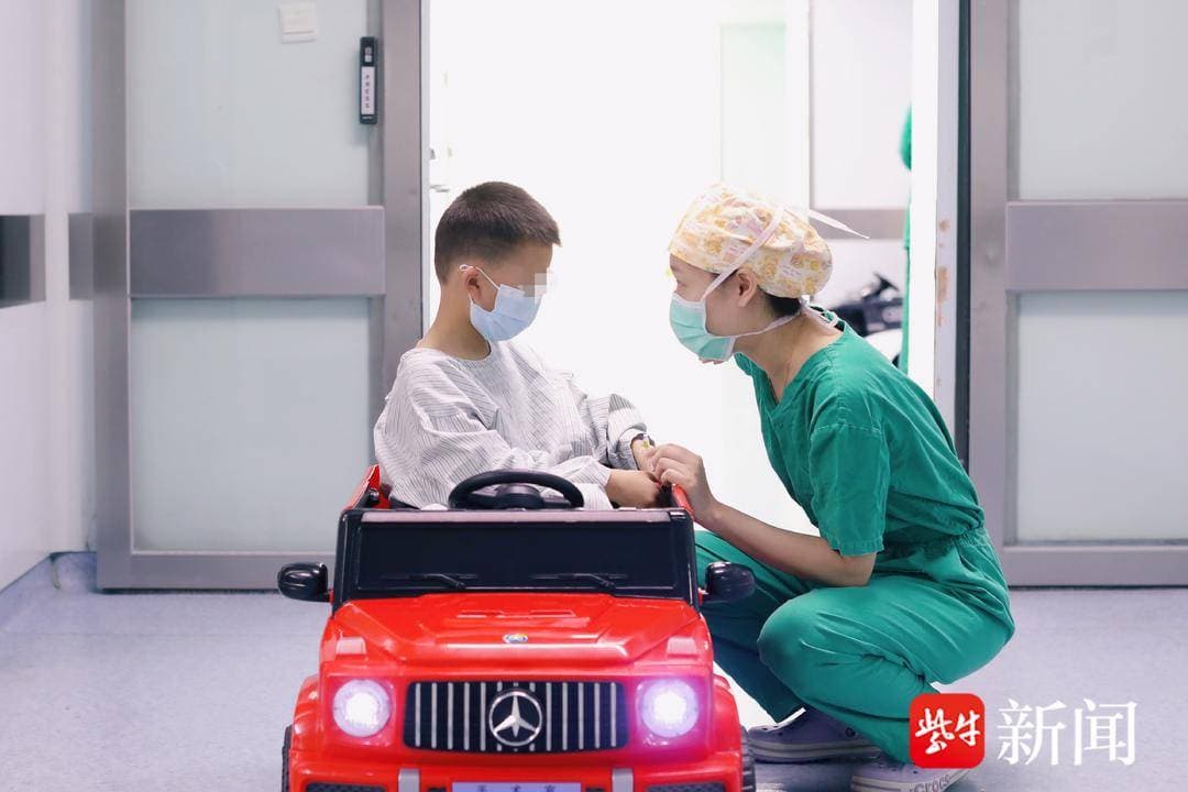 缓解儿童手术哭闹有高招：小患者开车“自驾”进手术室