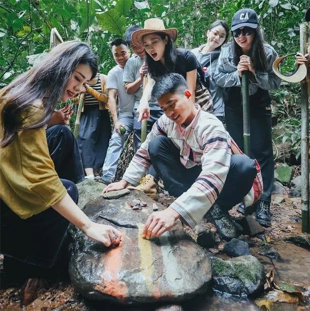 西双版纳探索“就业+生态游”新路子 催生基诺山乡“雨林徒步游”线路火爆出圈