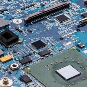 从互连层到封装技术：铝在半导体产业的应用与挑战