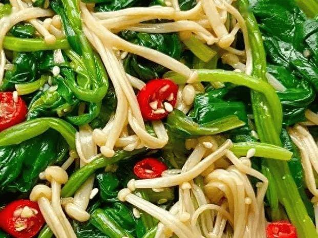 入夏之后，可以安排八道凉拌菜，清热解暑又开胃，拯救食欲差