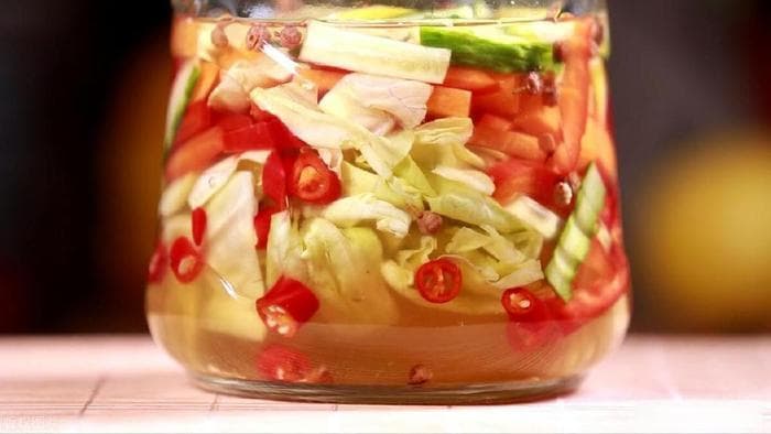 雪碧泡菜制作指南：简单易学，口感酸辣爽口