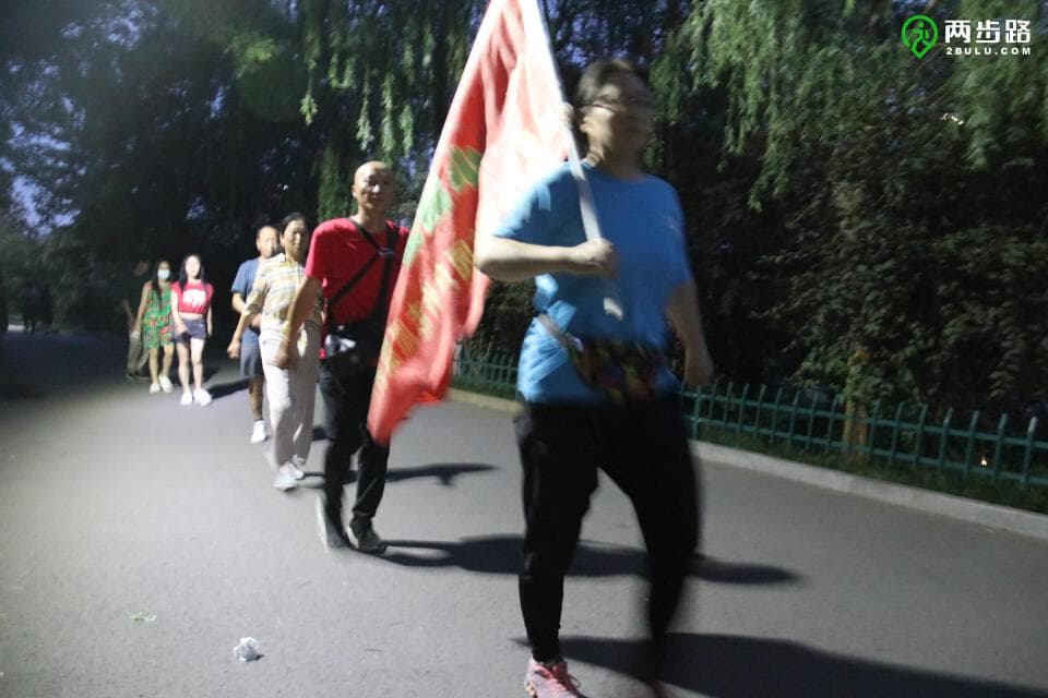 健步走是融合音乐节奏感的健身艺术
