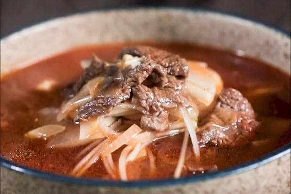 牛肉汤的功效与作用、禁忌和食用方法