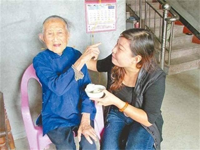 福建123岁长寿老人离世：子孙上百，百岁仍能生活自理
