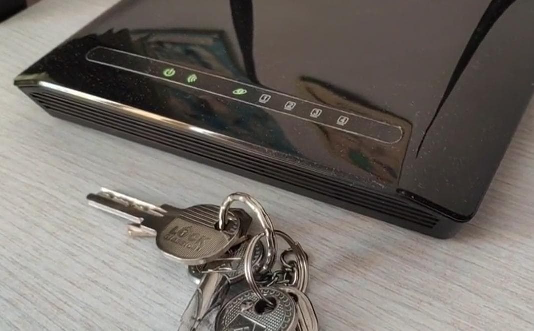路由器周边勿放金属家电，WiFi信号更稳定