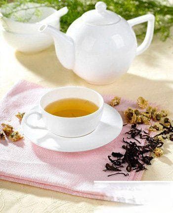 菊花茶有不同的茶性，要根据体质来选茶