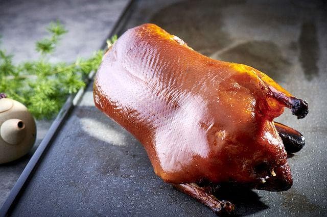 匠心独运：北京烤鸭的烹饪艺术