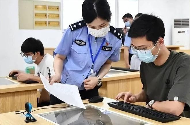 警校对视力有什么要求？专家：做好术前检查，科学摘镜