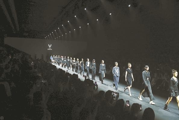 从小众爱好到大众潮流，国风时尚产业的可持续发展引人思考