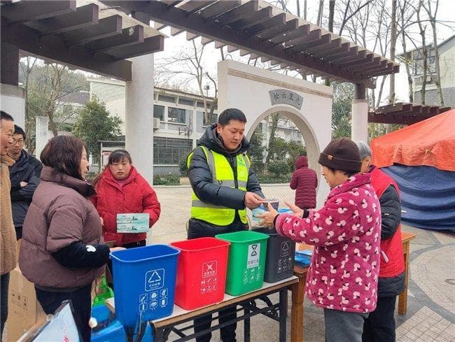 腊味飘香传民俗，垃圾分类迎新春