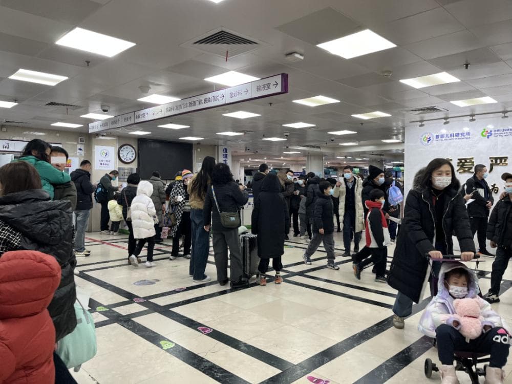 流感挤爆三甲医院，这轮感染潮何时结束