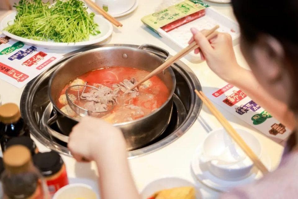 小众的“贵州酸锅”，是怎么火爆全国的？