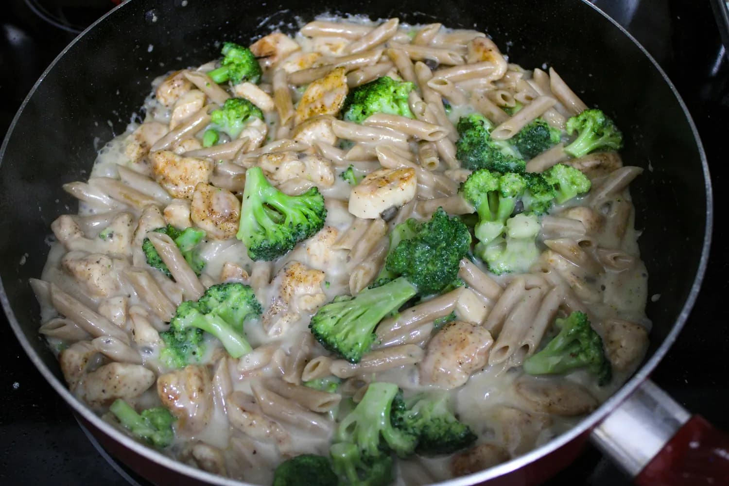 鸡胸肉配西兰花和燕麦，科学搭配助力减肥