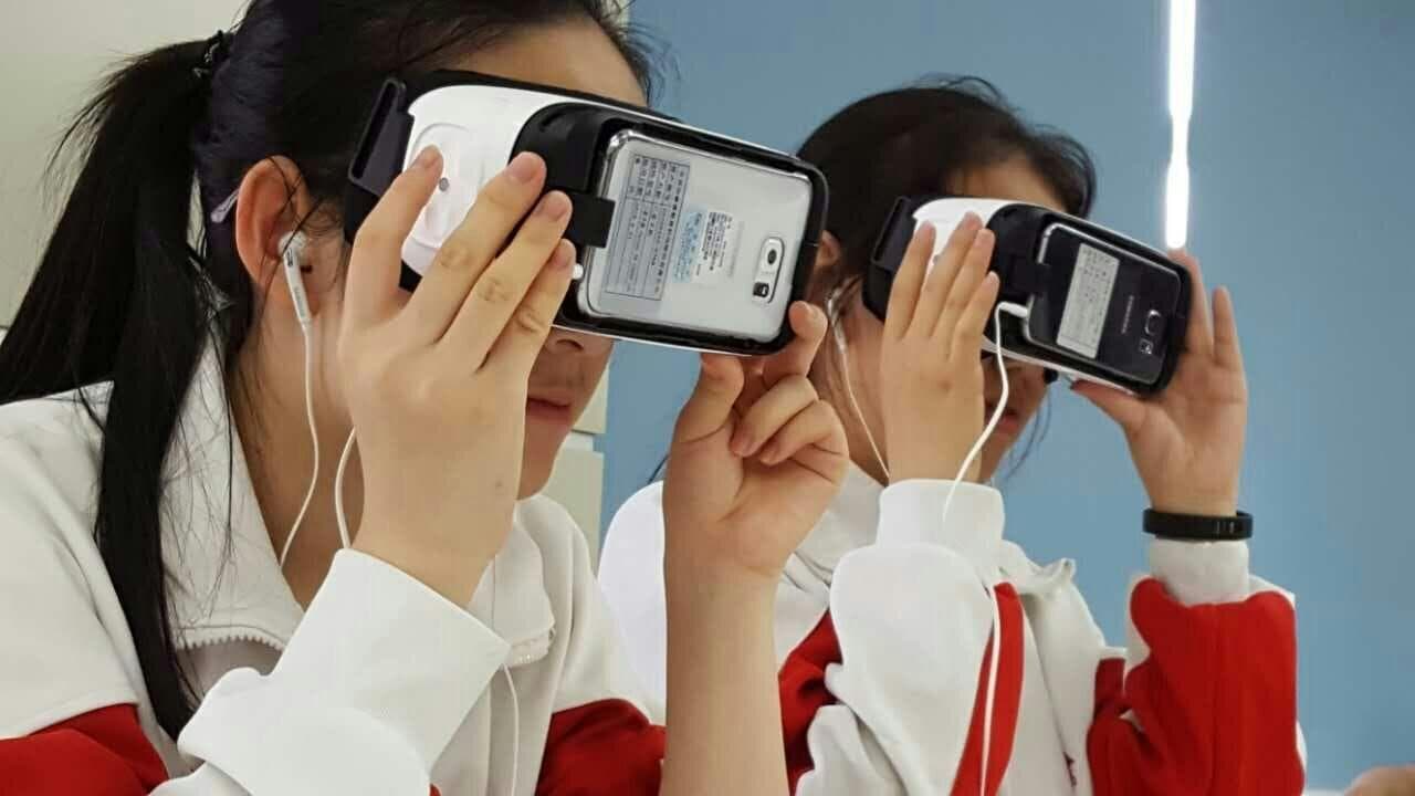 探访人大附中的VR课堂，最优秀的学校VS最前沿的技术