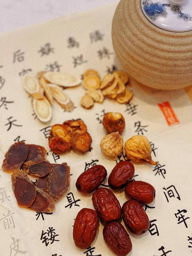 痛经怎么办？中医专家丘保润详解痛经成因与治疗方法